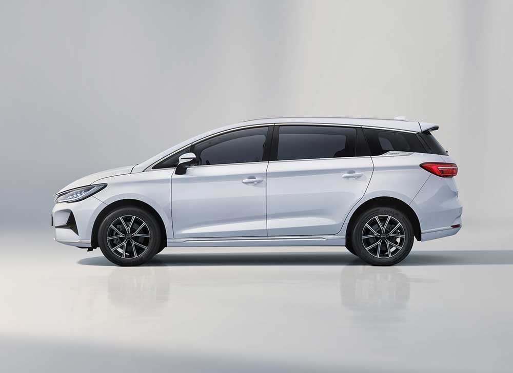 harga BYD M6 di Jakarta